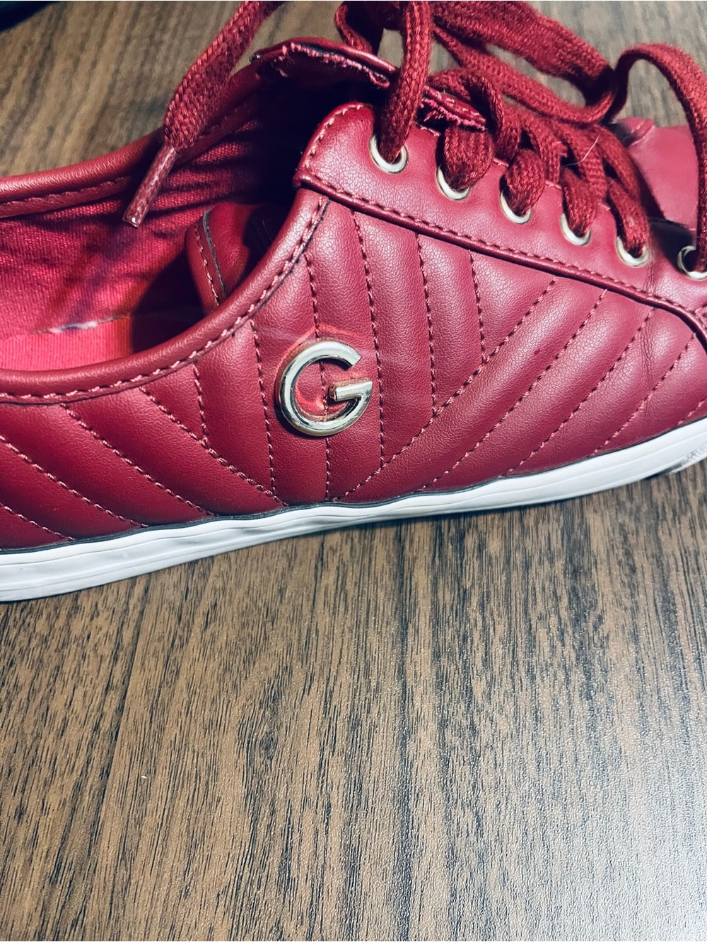 GBG Los Angeles Burgundy Quilted Lace-Up Women's Sneakers - Picture 2 of 7